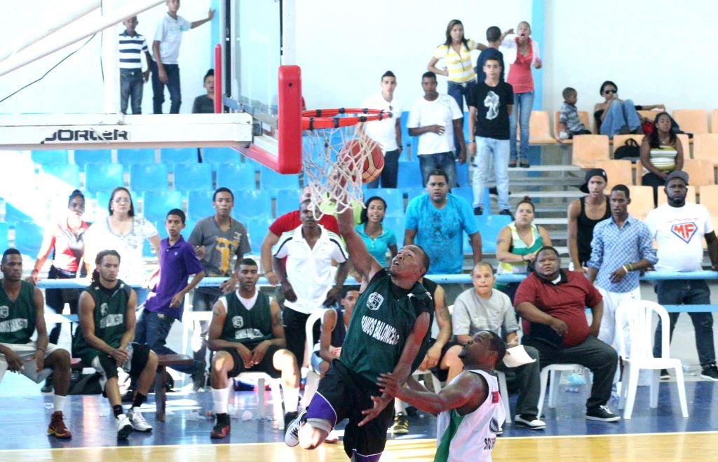  José Guzmán de Moca anoto 38 puntos en la derrota de su equipo ante los seibanos.